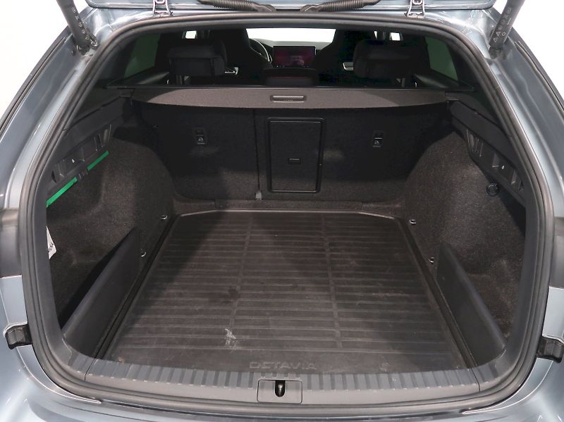 Škoda Octavia (2024) RS 2.0TSI 195KW DSG DCC - fotka 41 z 43
