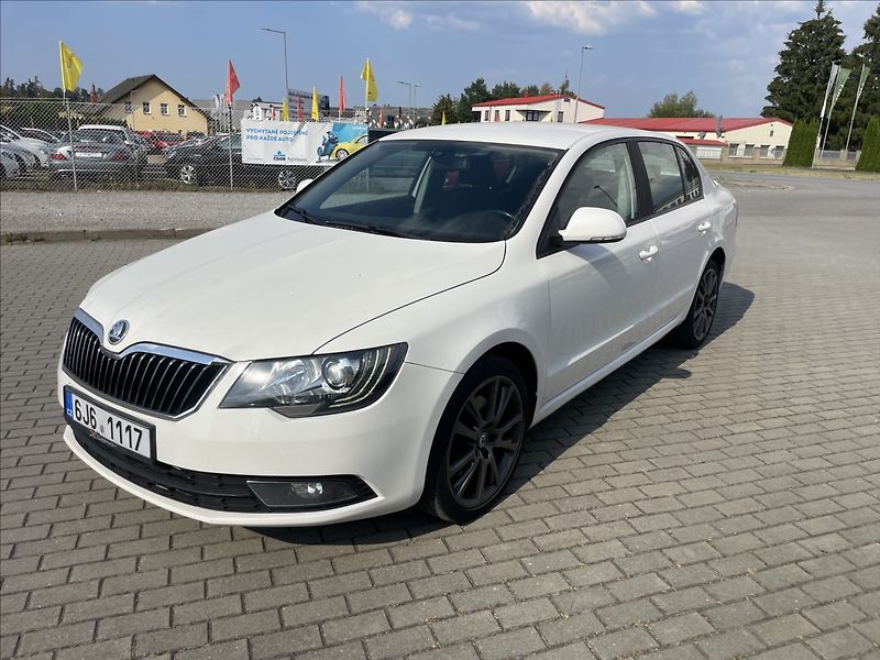 Škoda Superb 2,0 TDi 103kw Elegance Facelif - fotka 1 z 30