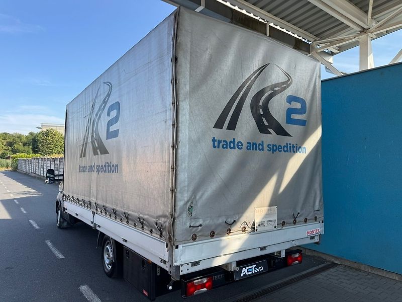 Iveco Daily (2021) 35S16 plachta 10 pal + spaní - fotka 2 z 38