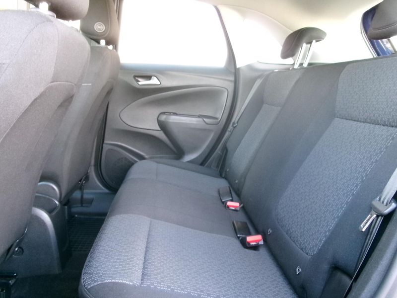 Opel Crossland X (2018) 1,2 PT DOHC KLIMA - fotka 15 z 31