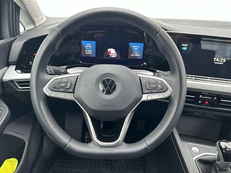 Volkswagen Golf Life 1,0TSi - fotka 11 z 22