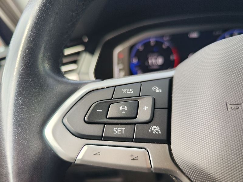 Volkswagen Passat 2.0 TDI/110kW Elegance DSG - fotka 29 z 37