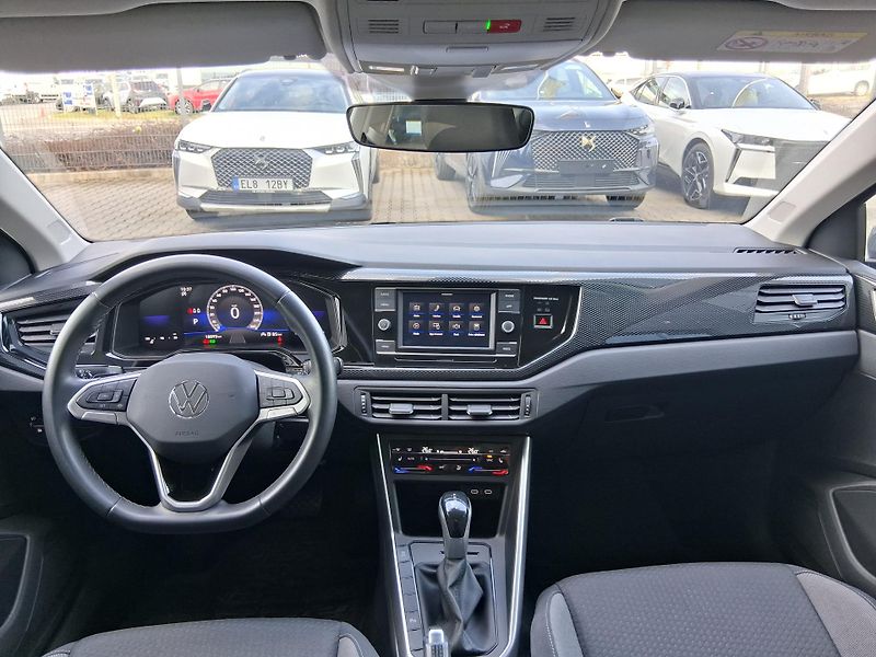 Volkswagen Polo LIFE 1.0 TSI 70 kW - fotka 2 z 22