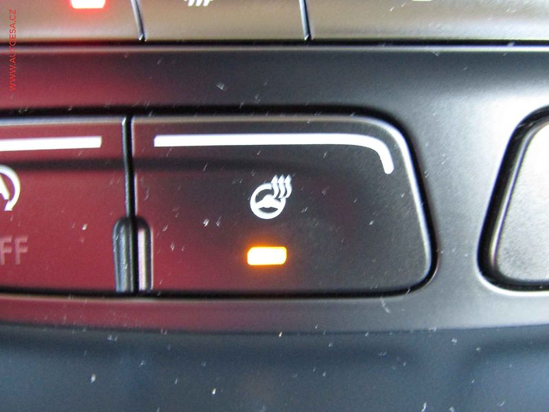 Ford Kuga (2019) 1.5 EB, 1.maj,ČR, Titanium - fotka 18 z 22