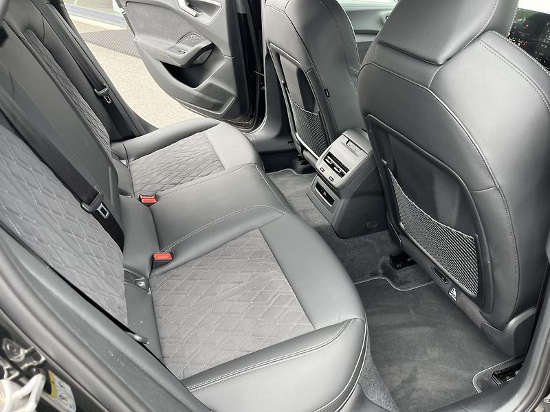 Audi A5 2.0TDi Quattro 150kW S-Line - fotka 8 z 23