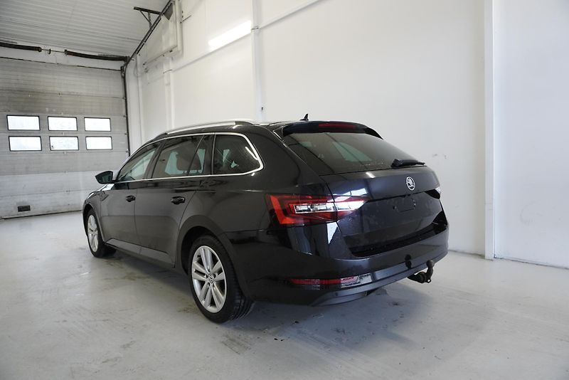 Škoda Superb 2,0 TDI 110kW - fotka 7 z 32