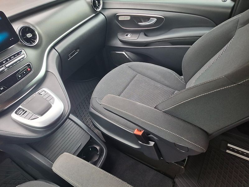 Mercedes-Benz Třídy V (2020) V 300d 176kW 4MATIC -1.MAJITEL - fotka 13 z 29