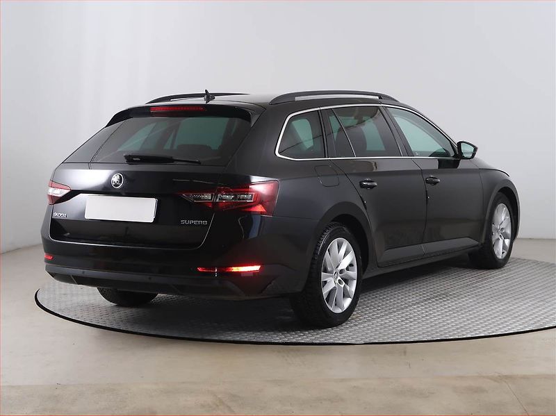 Škoda Superb (2019) Ambition Plus 2.0 TDI, Automat - fotka 5 z 18