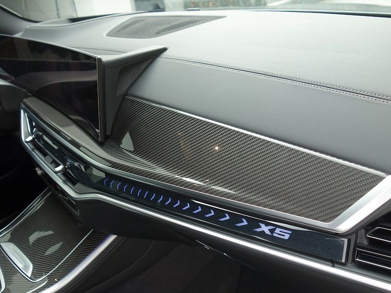 BMW X5 (2024) 4.0d*M-PAKET*VZDUCH*TOP*1M*CZ! - fotka 17 z 50