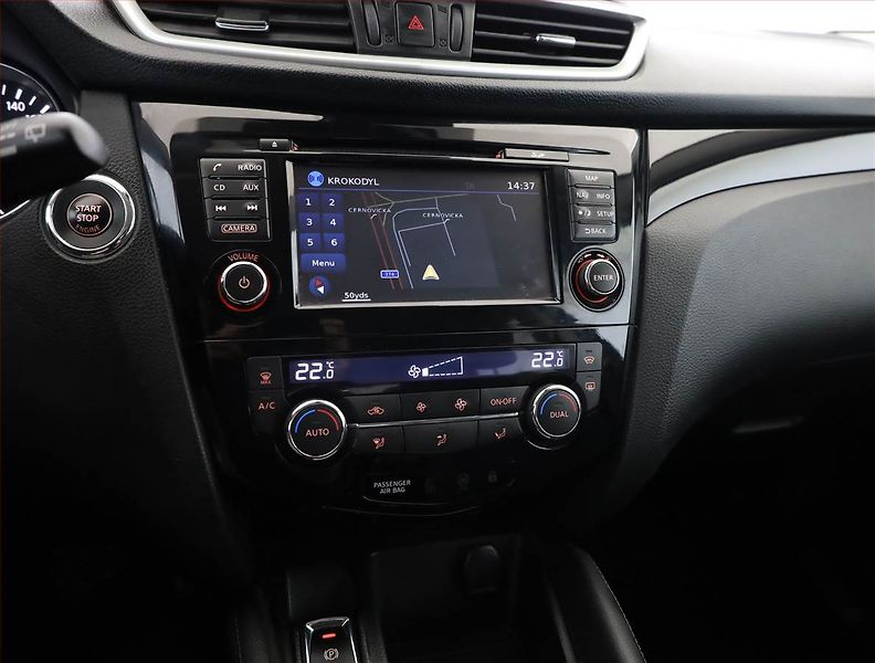 Nissan Qashqai (2015) Tekna 1.6 dCi, 4X4 - fotka 10 z 19