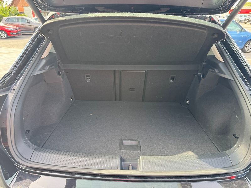 Volkswagen T-Roc (2019) IQ. DRIVE 1,5 TSI 110 KW - fotka 26 z 36