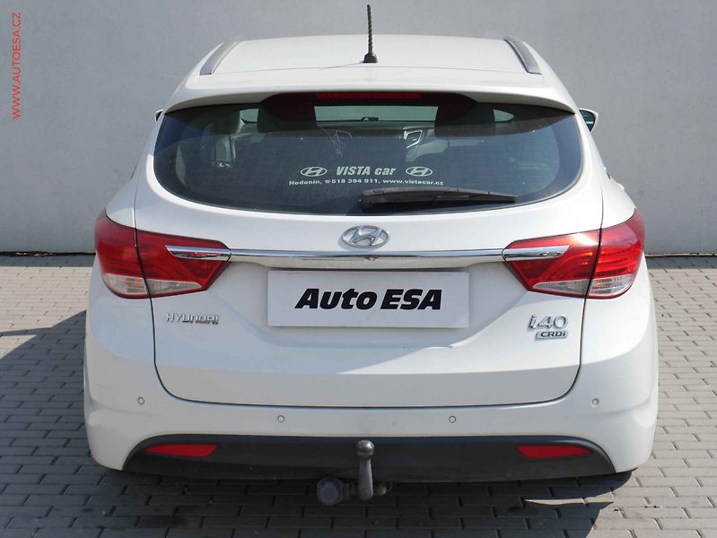 Hyundai i40 (2012) 1.7CRDI, ČR, AC, výhřev sed. - fotka 5 z 20