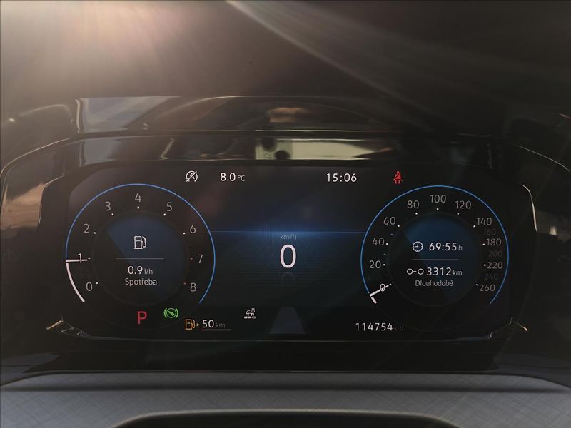 Volkswagen Golf 1,5 eTSI EVO 110 kW Life DSG - fotka 19 z 30