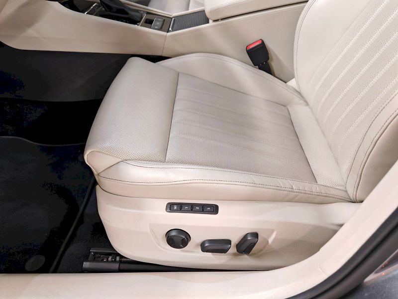 Škoda Superb (2024) iV 1.4 TSI 160 kW DSG L&K - fotka 21 z 29