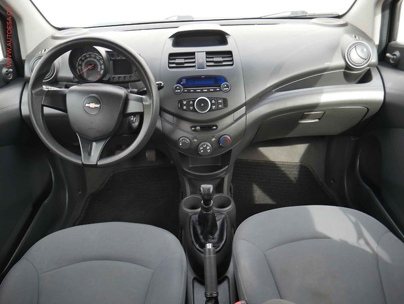 Chevrolet Spark (2011) 1.0i, AC - fotka 8 z 15
