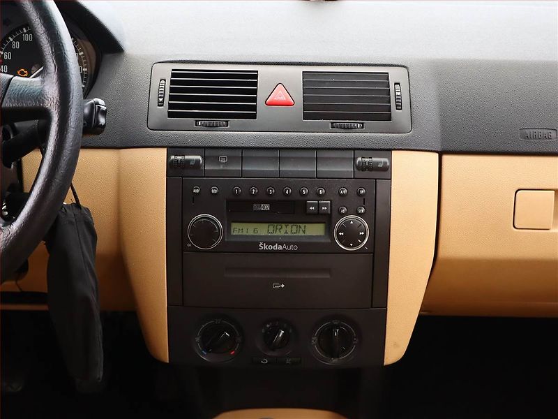 Škoda Fabia (2000) Elegance 1.4 16V, nová STK - fotka 9 z 12
