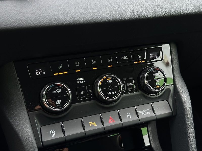 Škoda Karoq 1.5TSi Top & Selection 150PS L - fotka 25 z 43