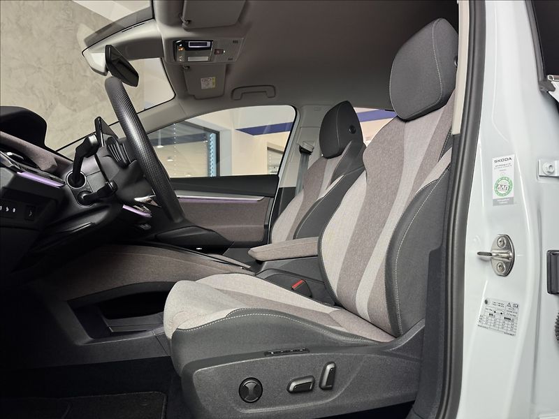 Škoda Enyaq 80 Family Plus Matrix Assist - fotka 23 z 49