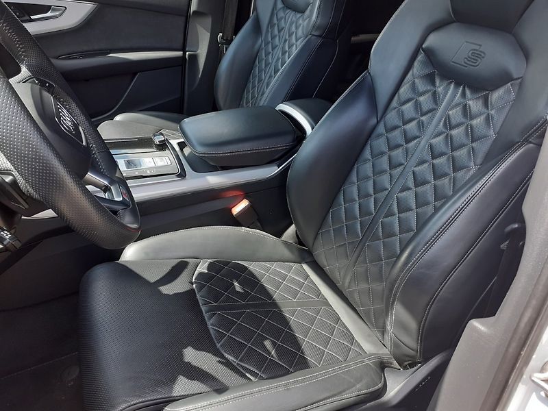 Audi Q7 (2020) 50 TDi  S -Line Mild-hybrid - fotka 22 z 41