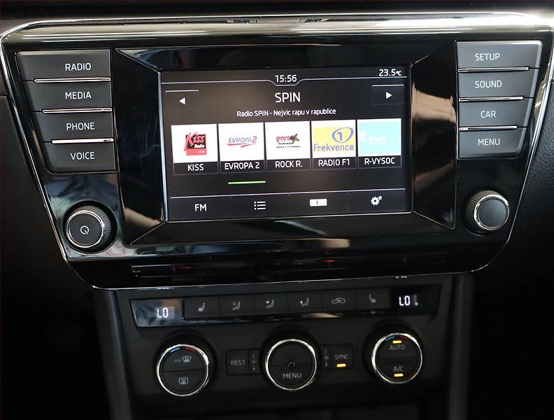 Škoda Superb (2015) Style 1.8 TSI, Bi-Xenony - fotka 12 z 21