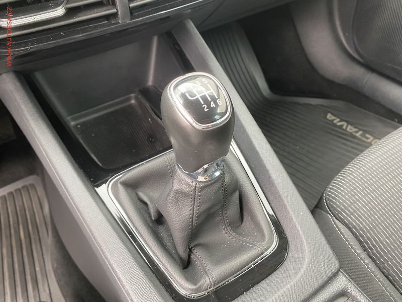 Škoda Octavia (2020) 1.5 TSi, Ambition, LED - fotka 16 z 18