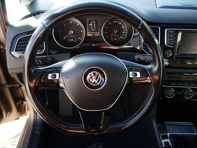 Volkswagen Golf Sportsvan (2015) 2.0TDi, Highline, bixen, TZ - fotka 16 z 21
