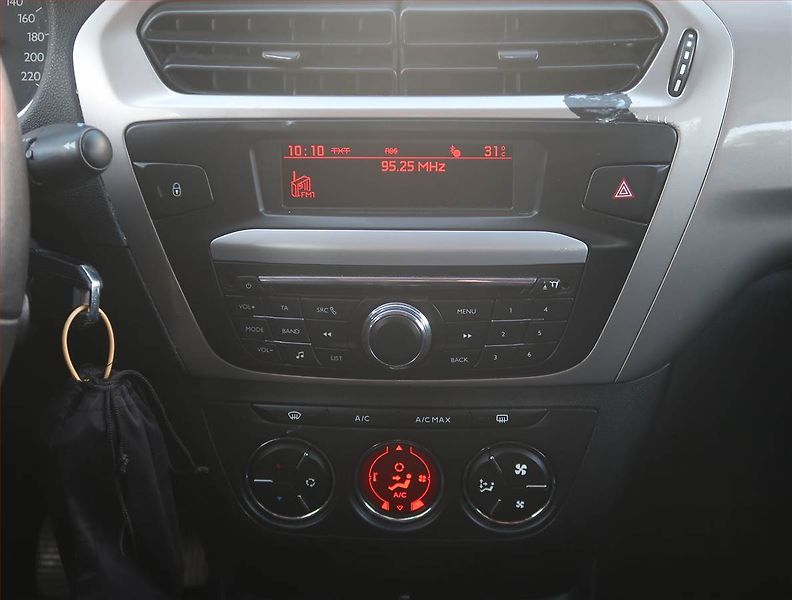 Citroën C-Elysée (2013) Exclusive 1.6 HDi, udržované - fotka 12 z 18