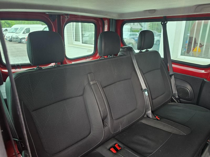 Renault Trafic 1.6 dci 125 Long 9.mist tz - fotka 14 z 19