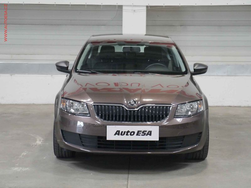 Škoda Octavia (2016) 1.2 TSi, 2.maj,ČR, AC - fotka 2 z 17