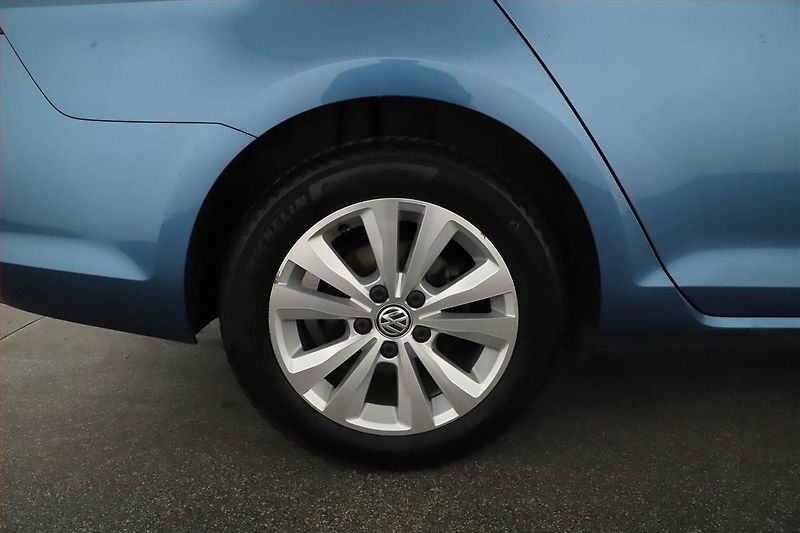 Volkswagen Golf (2016) 1.4 TSI, Automat, ČR,1.maj - fotka 16 z 16