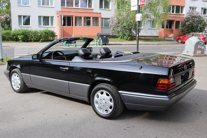Mercedes-Benz 124 E320 CABRIO 162kW - fotka 46 z 50
