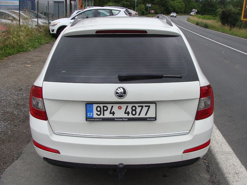 Škoda Octavia 1.6 TDi, 66 kW, klimatizace - fotka 4 z 24