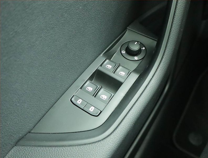 Škoda Superb (2022) Ambition 2.0 TDI - fotka 16 z 20