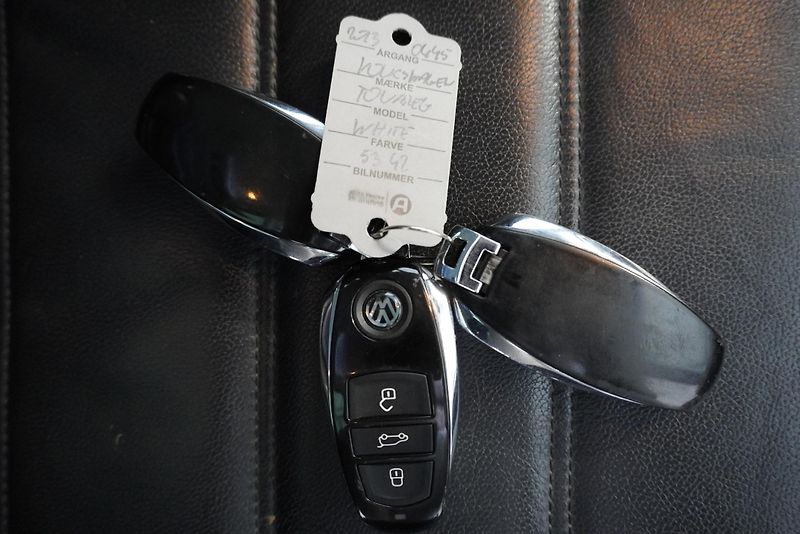 Volkswagen Touareg (2013) 3,6 V6 FSI AUTOMAT 4X4 KŮŽE - fotka 31 z 31
