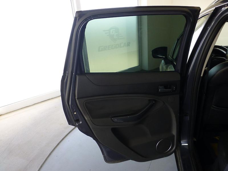 Ford Kuga (2011) 2,0TDCI-120KW*VYHŘ.S*PANOR*4X4 - fotka 14 z 26