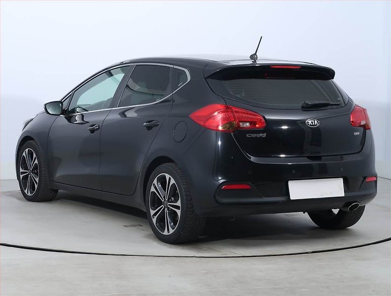 Kia Ceed (2012) 1.6 CRDi, Serv.kniha, Tempomat - fotka 4 z 19