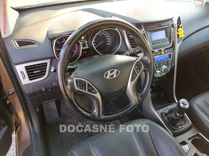 Hyundai i30 (2013) 1.6CRDi, ČR, Bixen, kůže - fotka 3 z 3