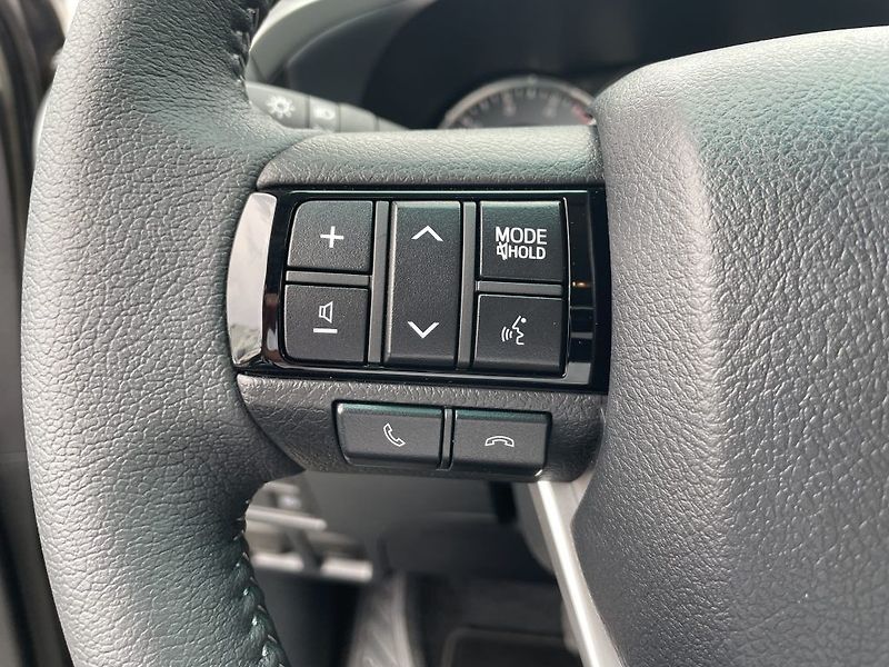 Toyota Hilux 2.8D 6AT Active - fotka 23 z 29