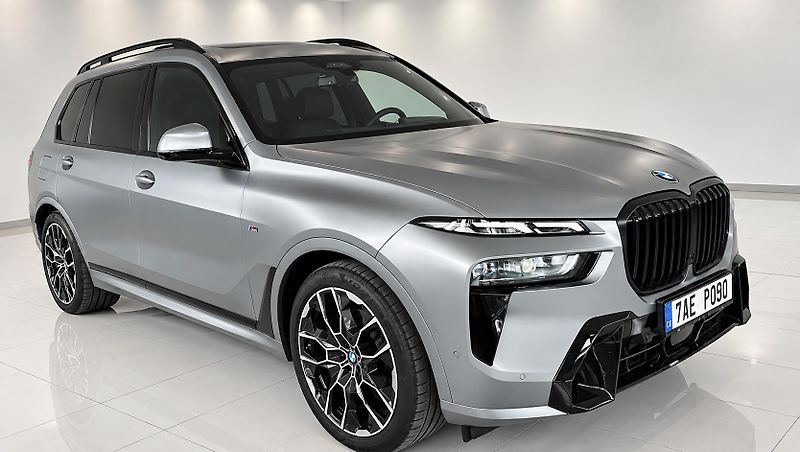 BMW X7 (2024) - fotka 2 z 33
