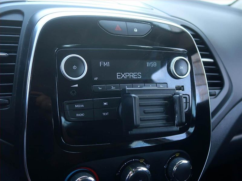 Renault Captur (2018) 0.9 TCe, Tempomat - fotka 12 z 15