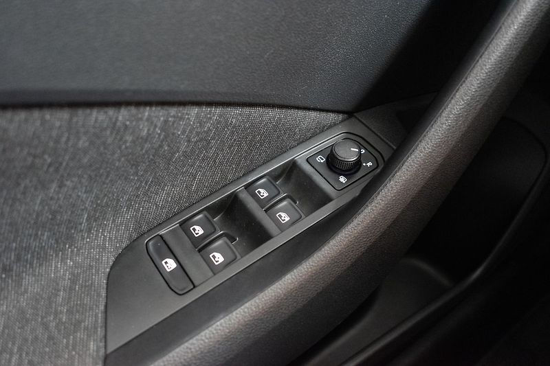 Škoda Kamiq 1.6 TDI STYLE*KESSY*ČR 1.MAJ - fotka 14 z 40