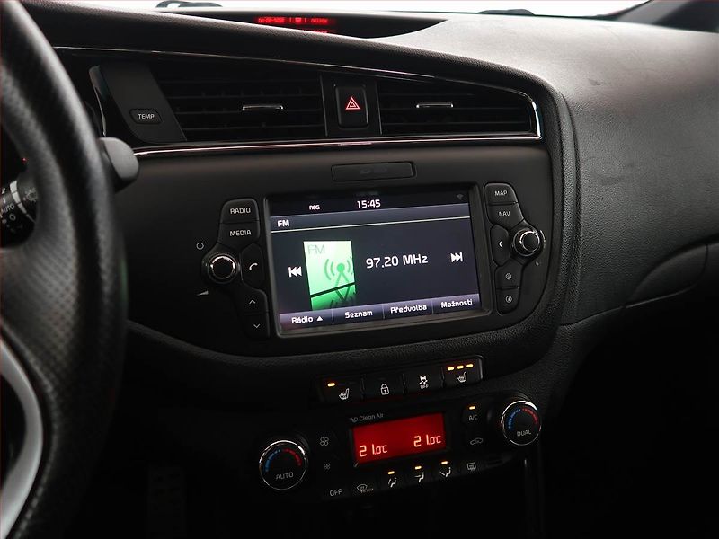 Kia Ceed (2016) GT Line 1.0 T-GDI, ČR,1.maj - fotka 12 z 22
