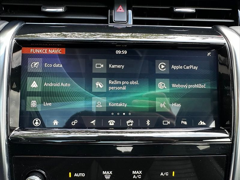Land Rover Discovery Sport 2,0 D150 AWD 110kW HSE SERVIS! - fotka 39 z 50