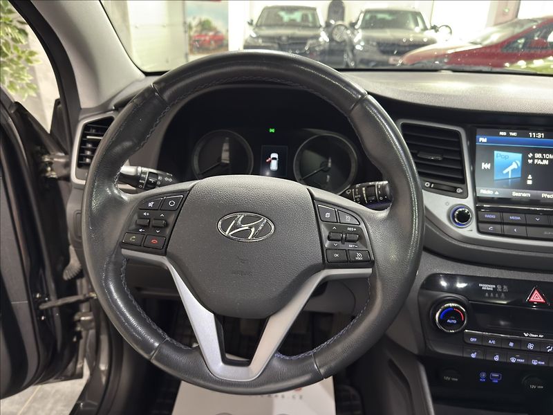 Hyundai Tucson 2,0   CRDI 4X4 STYLE PANO - fotka 10 z 40