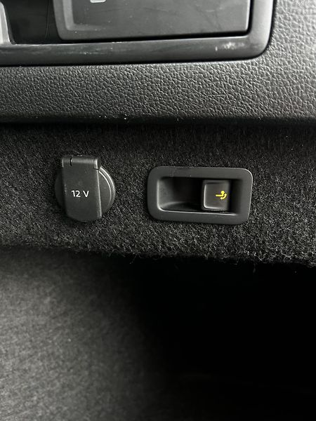 Volkswagen Passat 2.0TDI DSG 110kW 1.Maj DPH TZ - fotka 22 z 23