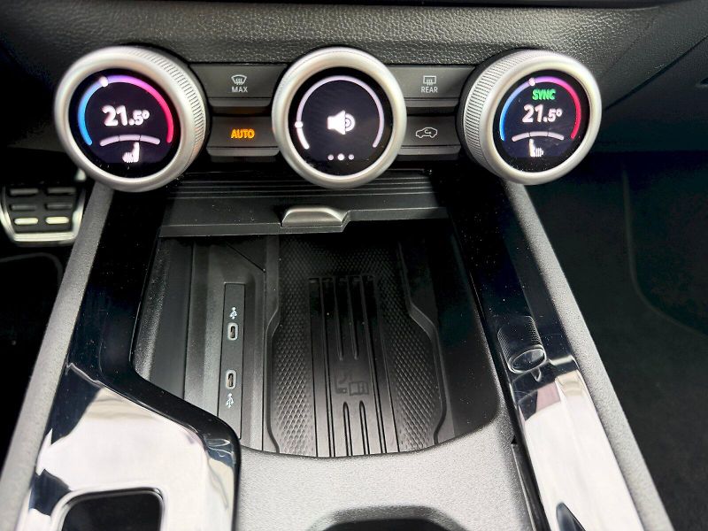Škoda Superb (2025) 2.0 TDI 142kW 4x4 SportLine,2x - fotka 27 z 35