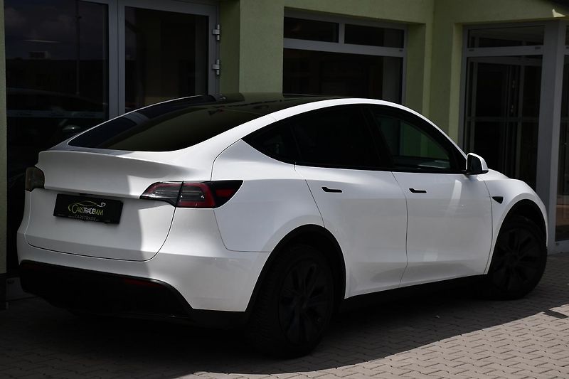 Tesla Model Y LONG RANGE DUAL REZERVACE - fotka 4 z 38