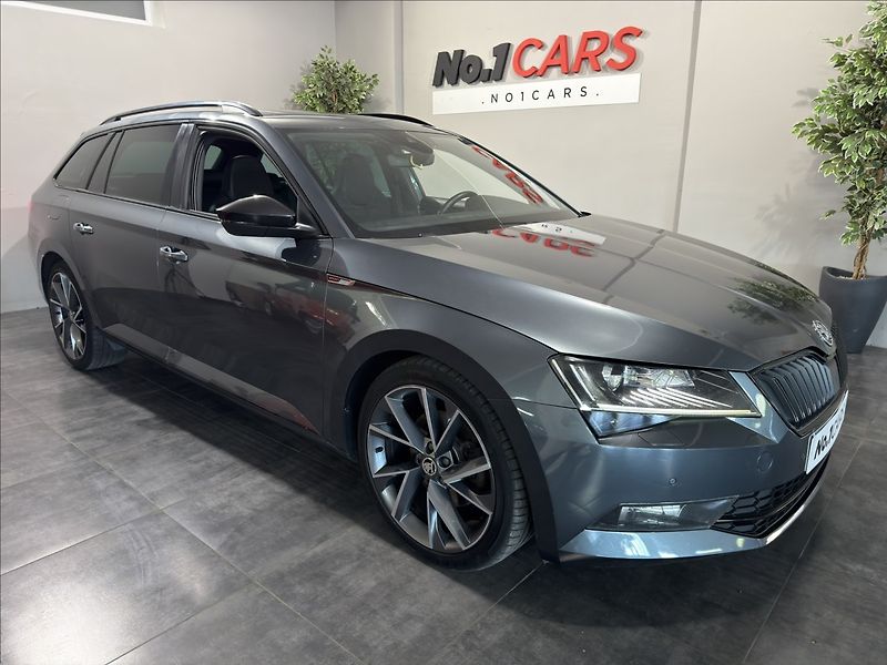 Škoda Superb 2,0   TDI 4x4 DSG SPORTLINE - fotka 2 z 39