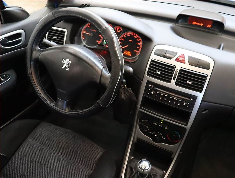 Peugeot 307 (2002) 2.0 HDI, 7 míst, Eko.zaplacen - fotka 7 z 14