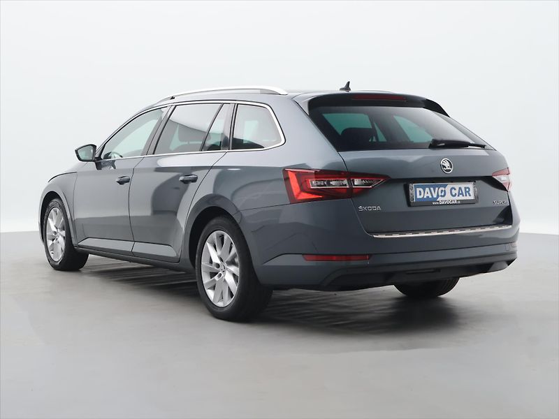 Škoda Superb 2,0 TDI DSG Style - fotka 5 z 36